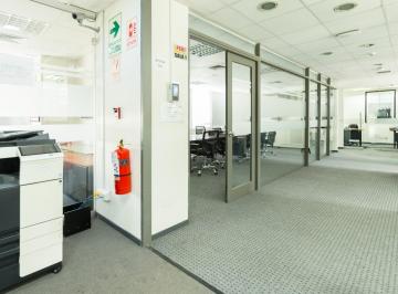 Oficina comercial · 540m² · 16 Estacionamientos · Oficina Implementada en Alquiler – San Isidro, 540 m²