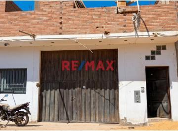 Local comercial · 44m² · Local en Alquiler de 44 m² en Calle de 27 de Enero - Jlo (Q. Rojas)