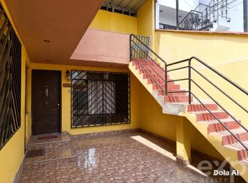 Casa · 160m² · 6 Dormitorios · 1 Estacionamiento · Casa en Venta | San Juan de Miraflores, 2 Pisos | 6 Dorm.