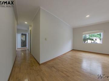 Casa de 8 habitaciones, Lima · Casa con 3 Pisos Independizados
