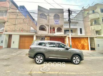 Casa · 291m² · 7 Dormitorios · 2 Estacionamientos · Casa en Venta en La Urb. La Portada de Ceres, Santa Anita