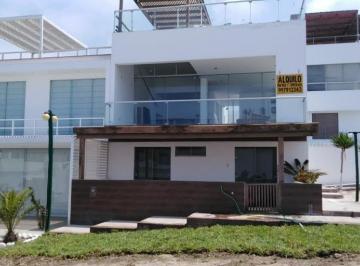 Casa de playa en Venta de 5 habitaciones Cerro Azul · Casa de Playa con Vista Al Mar