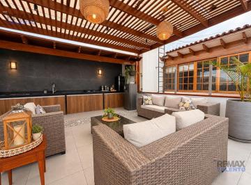 Departamento · 175m² · 4 Dormitorios · 2 Estacionamientos · Venta Duplex 235 m² Urb. Tambo de Monterrico - Remodelado con Acabados de Lujo