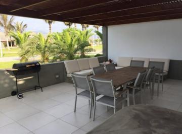 Casa · 200m² · 5 Dormitorios · 2 Estacionamientos · Casa de Playa en Venta en Puerto Viejo, Cañete
