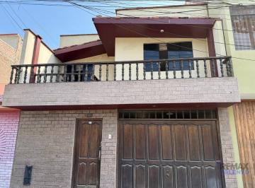 Casa · 200m² · 5 Dormitorios · 1 Estacionamiento · Casa a La Venta en La Perla Callao