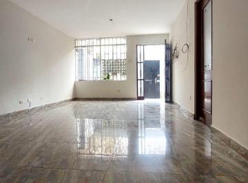 Departamento de 4 habitaciones, Lima · Amplio Dpto. 160 m² en 1er Piso Frente a Parque - 4 Dorm + Cochera | Urb. Santa Raquel, Ate