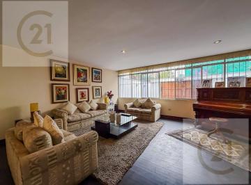 Casa · 532m² · 6 Dormitorios · 4 Estacionamientos · Venta Casa / Terreno en Santiago de Surco