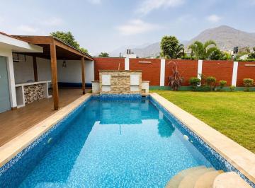 Casa · 389m² · 5 Dormitorios · 7 Estacionamientos · Venta de Casa Independiente 1080 M&sup2;/5 Dorm./cerca Al Samoa y Av La Molina