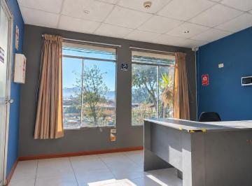 Oficina comercial · 606m² · 7 Dormitorios · 4 Estacionamientos · Oficina Más Almacén en Cajamarca, Cerca Al Aeropuerto