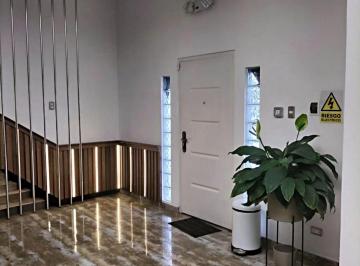 Local comercial · 210m² · 9 Dormitorios · Local en Miraflores, Benavides - Frente Casino Atlantic City