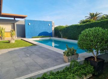 Casa de playa de 4 habitaciones, Islay · Exclusiva Casa de Playa en Venta, Condominio Privado en Mejìa