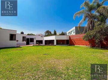Casa · 212m² · 3 Dormitorios · 2 Estacionamientos · Casa Como Terreno en Santa Teresa