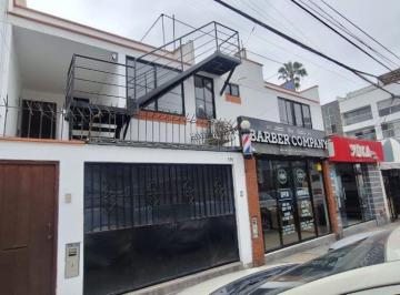 Departamento de 2 habitaciones, Lima · Departamento en Alquiler – Urb. Las Gardenias, Surco - 160 m²