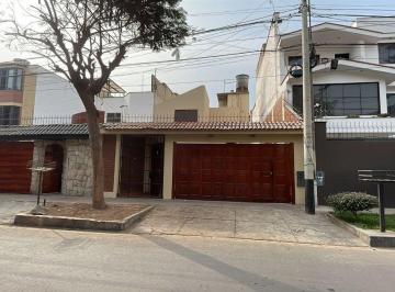 Casa de 3 habitaciones, Lima · Casa en Venta – Santa Patricia, La Molina