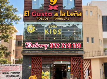 Local comercial · 220m² · Traspaso Polleria, Funcionando!