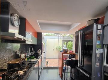 Casa · 212m² · 4 Dormitorios · 2 Estacionamientos · Casa en Venta San Isidro