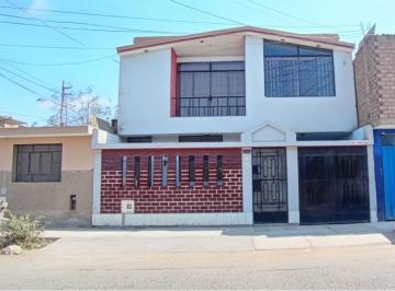 Casa · 167m² · 4 Dormitorios · 1 Estacionamiento · Casa en Ventanilla
