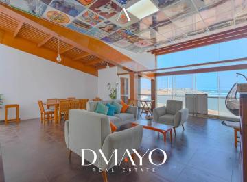 Casa · 410m² · 8 Dormitorios · 2 Estacionamientos · Venta de Casa 410 m² Construidos con Potencial de Inversión Vista Al Mar Playa El Silencio