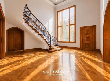Casa · 524m² · 4 Dormitorios · 2 Estacionamientos · Propiedad en Alquiler con Potencial de Uso Comercial | San Isidro