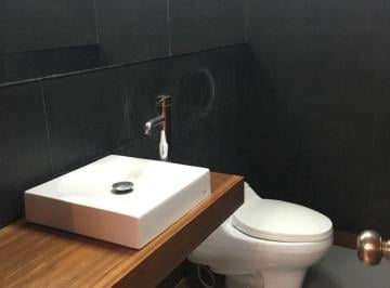 Oficina comercial , Lima · En Pleno Centro de Chacarilla, Al Lado Estac Wong, frente a Sodimac, no Tiene Estac, Caminos del Inca