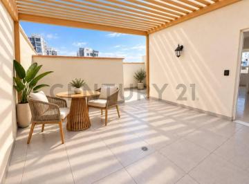 Foto 1 · Triplex en Venta en Surquillo 202 m², 2 Terrazas, 4 Dorm. y Cochera Doble