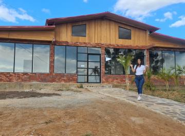 Casa de campo de 3 habitaciones, San Martin · Remato Terreno con Casa de Campo