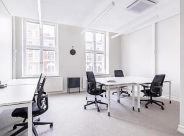 Oficina comercial · 30m² · Alquiler de Oficina Comercial Para 5 Personas en Lima, Real Plaza Puruchuco.
