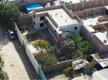 Casa · 270m² · 6 Dormitorios · 2 Estacionamientos · Casa Sin Acabados de 2 Pisos en Amplio Terreno, Santa Rosa - Moche