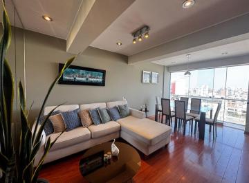Departamento de 3 habitaciones, Lima · Ocasion! Duplex en Venta con Linda Vista