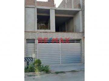 Casa · 185m² · 3 Dormitorios · 1 Estacionamiento · Se Vende Casa en Urb. Rosa de America 2da Etapa.