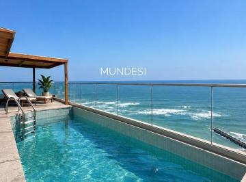 Casa · 261m² · 3 Dormitorios · 4 Estacionamientos · Penthouse de Lujo en Miraflores