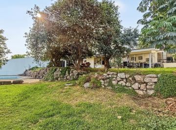 Casa · 474m² · 5 Dormitorios · 2 Estacionamientos · Casa en Rinconada Alta