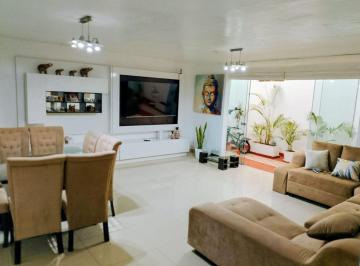 Departamento de 4 habitaciones, Lima · Triplex en Venta en Santiago de Surco