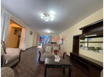 Departamento de 2 habitaciones, Lima · Departamento en Alquiler de 150 m² con Cochera en San Juan de Miraflores