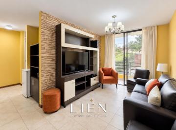 Departamento · 85m² · 4 Dormitorios · 1 Estacionamiento · Flat Espacioso y Familiar en Surco