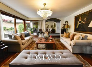 Casa · 500m² · 4 Dormitorios · 2 Estacionamientos · Vendo Exclusiva Casa Muy Cerca Al Colegio Weberbauer en Surco