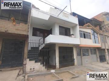 Casa · 186m² · 6 Dormitorios · Venta Casa de 2 Pisos - 120 m² - Espalda Comisaria Bayovar