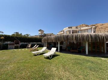 Casa · 534m² · 5 Dormitorios · 3 Estacionamientos · Casa en Venta en Las Pocitas, con Piscina Privada, Vista Al Mar y Salida Directa a La Playa