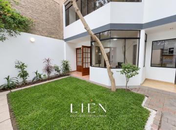 Casa · 260m² · 4 Dormitorios · 2 Estacionamientos · Estilo Moderno | Tragaluz Central | Salida a Parque