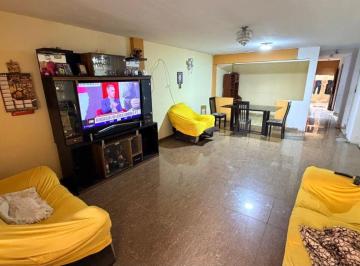 Casa de 6 habitaciones, Lima · Casa en Venta en Villa María del Triunfo – Más de 300 m² Construidos | Ideal Para Inversión