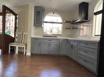 Casa de 4 habitaciones, Arequipa · Casa en Venta San Genaro, Hermosa y Moderna Av Parra Arequipa