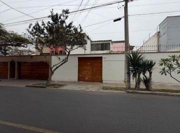 Casa de 4 habitaciones, Lima · Casa en Venta en La Aurora, Miraflores