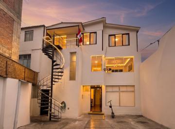 Casa de 6 habitaciones, Lima · Casa Comercial 187 m² en San Isidro | Usd $360,000 | 2 Pisos + 3er Piso Independiente (Sin Ascensor)