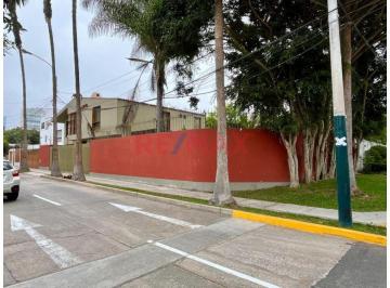 Casa de 4 habitaciones, Lima · Exclusiva Residencia en Esquina con Gran Potencial en Zona Residencial de San Isidro