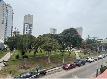Casa de 5 habitaciones, Lima · Se Vende Casa en San Miguel Frente Parque Esquina 5dorm. 240 m²