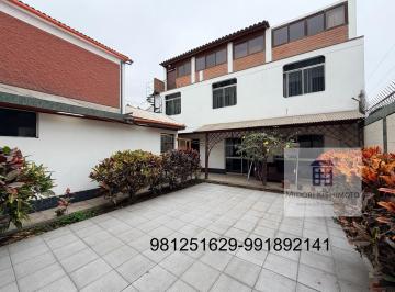 Local comercial · 373m² · 4 Dormitorios · 2 Estacionamientos · Casa en La Molina con Zonificación Cz - Comercio Zonal