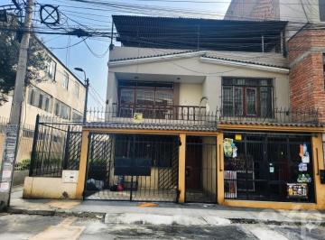 Casa · 222m² · 7 Dormitorios · 2 Estacionamientos · Casa en Venta San Martín de Porres - Urb. Palao, Esquina 3 Pisos, Ideal Para Vivienda o Negocio"