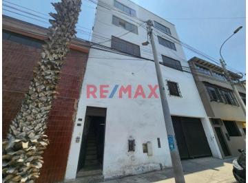 Local comercial · 1391m² · 5 Estacionamientos · Venta de Local Comercial en Cercado de Lima de 1700 m²