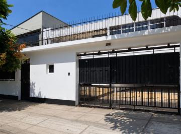 Casa de 5 habitaciones, Lima · Casa a 1 Cuadra de La Clinica Ricardo Palma Para Oficinas, Consultorios, Etc. en Alquiler