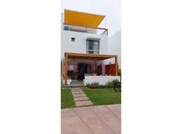 Casa · 174m² · 5 Dormitorios · 2 Estacionamientos · Alquiler Casa de Playa a 20 m. del Mar